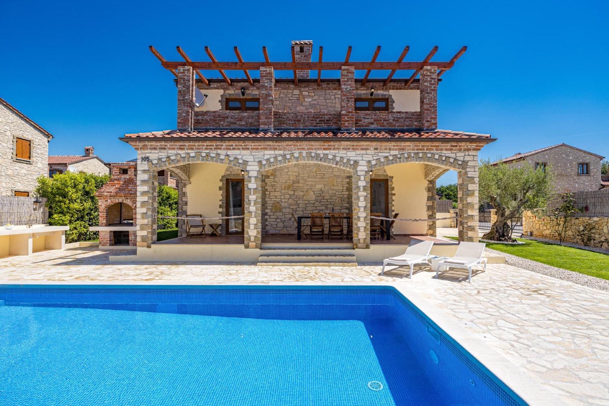 Villa Brioni With Pool By Rentistra Cabrunici Exterior photo